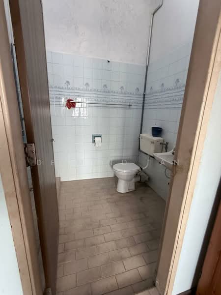 Rumah Teres 2 Tingkat untuk Dijual di SS2 (Petaling Jaya) - Desmond Tan - Bathroom - PropertyGuru.com.my