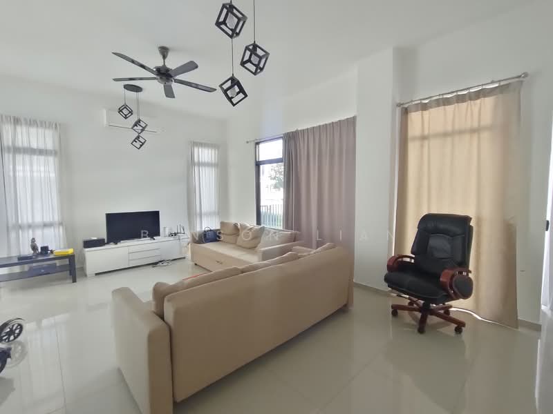 Semi-Detached House for Sale in Puncak Alam (Selangor) - Benson Lian - Living Room - PropertyGuru.com.my