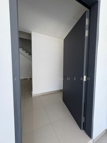 2-storey Terraced House for Sale in Rawang (Selangor) - Joshua Cheah - Entrance - PropertyGuru.com.my