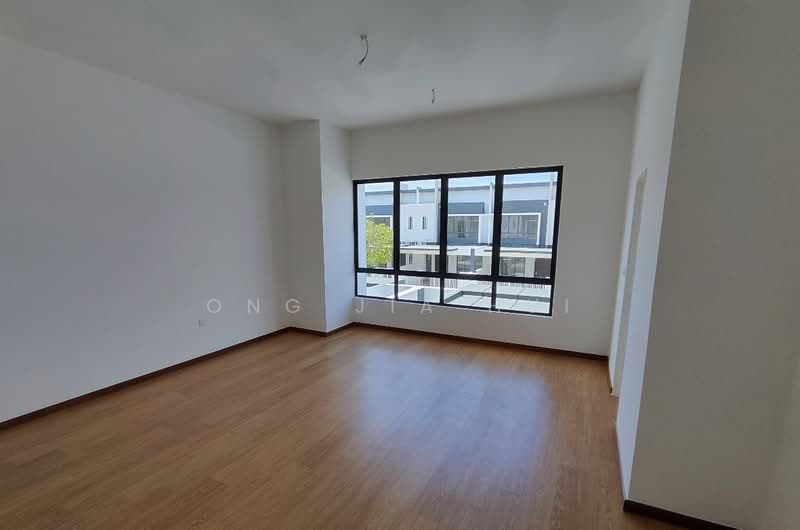 2-storey Terraced House for Sale in Bandar Sri Sendayan (Negeri Sembilan) - Ong Jia Hui - Living Room - PropertyGuru.com.my