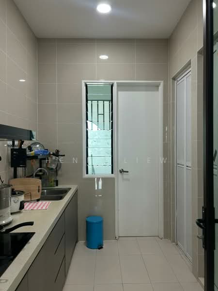 Condominium for Sale at Isle of Kamares - Henry Liew - Kitchen - PropertyGuru.com.my