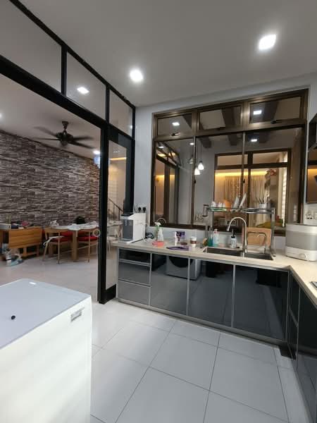Cluster House for Sale in Setia Tropika (Johor Bahru) - Tommy Tai - Kitchen - PropertyGuru.com.my