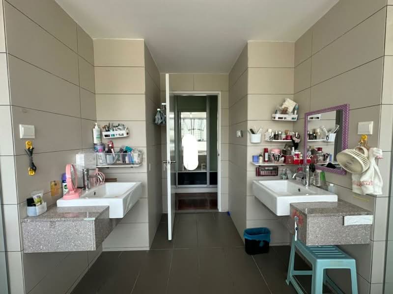 Condominium for Sale at Platino Condominium - Xinnee . - Bathroom - PropertyGuru.com.my