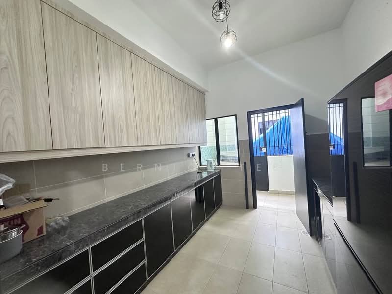 Rumah Berkembar untuk Dijual di Johor Bahru (Johor) - Bernice Tee - Kitchen - PropertyGuru.com.my