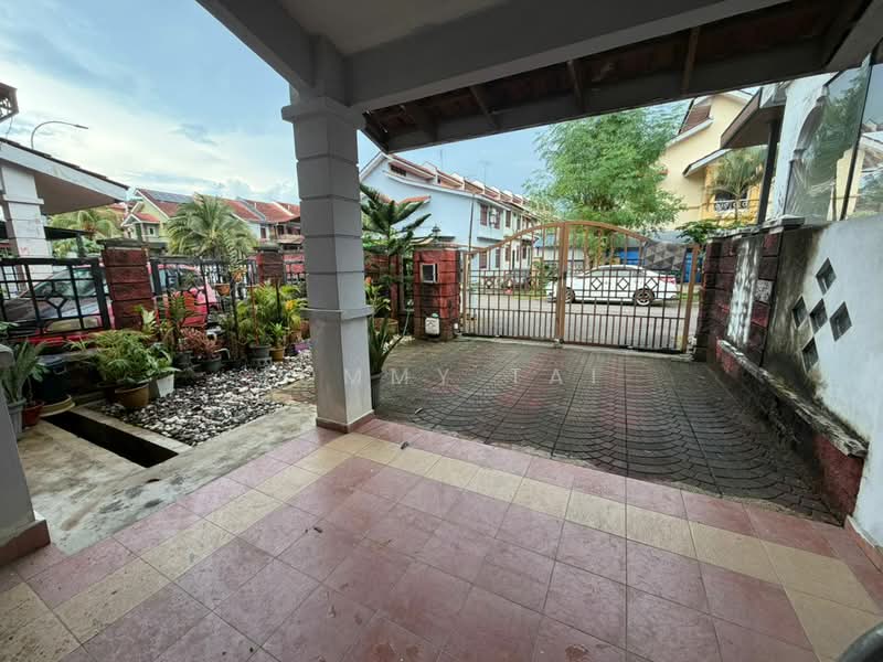 Rumah Teres 2 Tingkat untuk Dijual di Taman Damansara Aliff (Tampoi) - Tommy Tai - Exterior - PropertyGuru.com.my