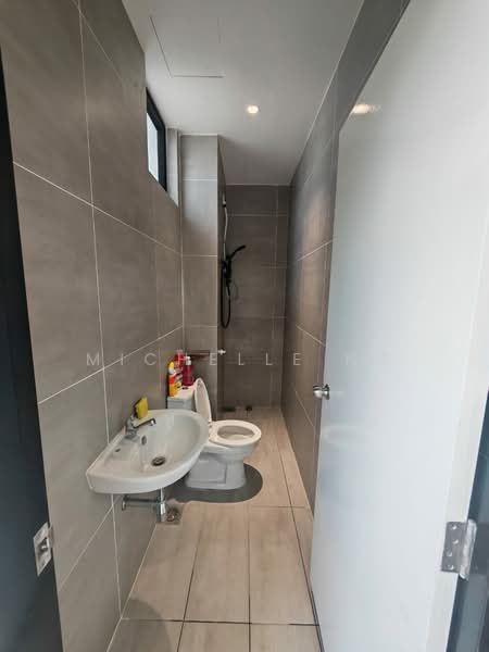 Servis Apartment untuk Dijual di Space Residency - Michelle Ng - Bathroom - PropertyGuru.com.my