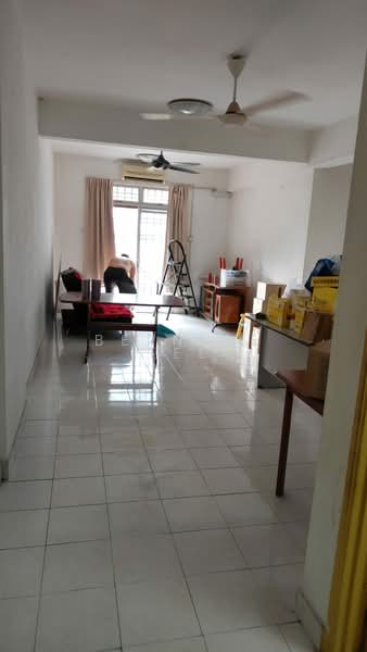 Pangsapuri untuk Dijual di Bayu Puteri 2 - Bernice Tee - Living Room - PropertyGuru.com.my