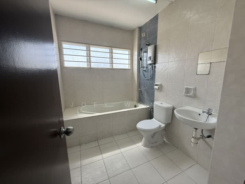 Pangsapuri untuk Disewa di Suria Damansara - Joey Wong - Bathroom - PropertyGuru.com.my