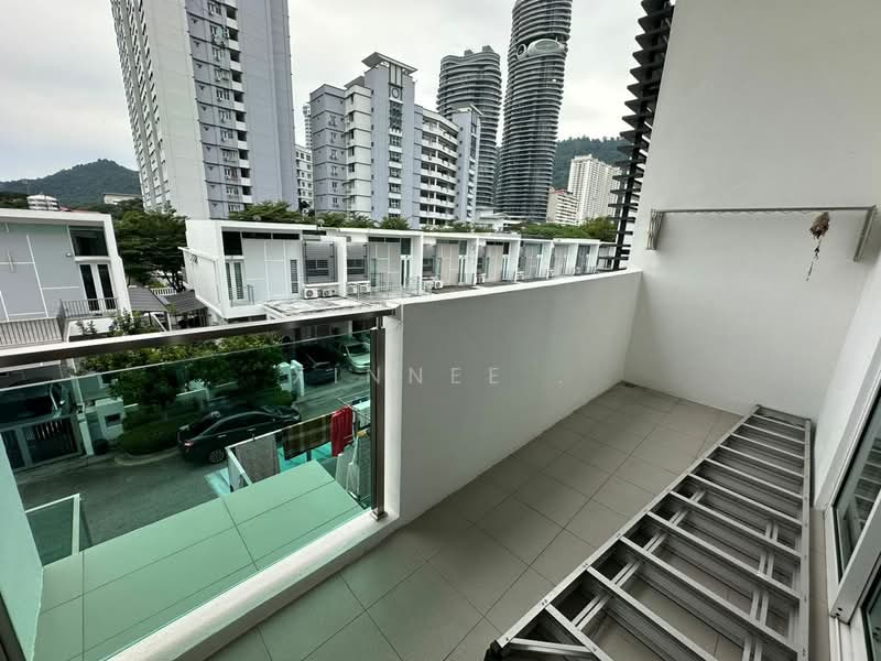 Rumah Teres 3 Tingkat untuk Dijual di Gelugor (Penang) - Xinnee . - Balcony - PropertyGuru.com.my