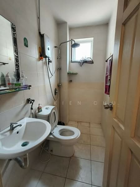 Rumah Teres 3 Tingkat untuk Disewa di Cheras (Selangor) - Jun Kien Chu - Bathroom - PropertyGuru.com.my