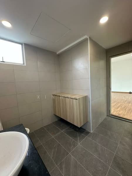Condominium for Sale at Tanjung Beach Condominium - Xinnee . - Bathroom - PropertyGuru.com.my