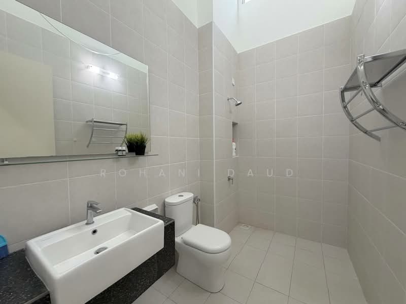 2-storey Terraced House for Sale in Eco Forest (Semenyih) - Rohani Daud - Bathroom - PropertyGuru.com.my