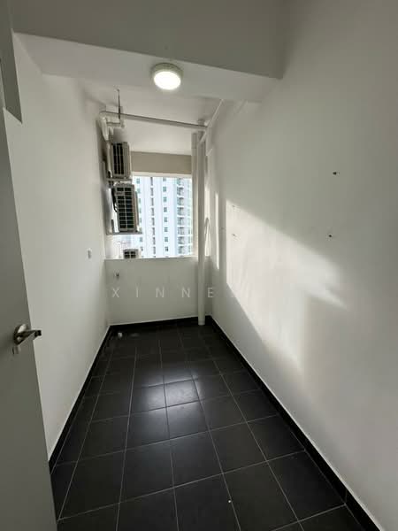 Kondominium untuk Dijual di Straits Garden Condominium - Xinnee . - Balcony - PropertyGuru.com.my