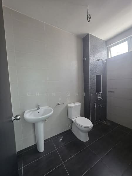 Semi-Detached House for Sale in Bukit Indah (Iskandar Puteri (Nusajaya)) - Chen Shieh Yu - Bathroom - PropertyGuru.com.my