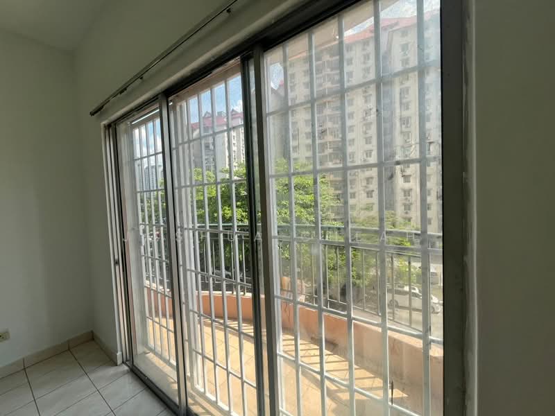 Kondominium untuk Dijual di Prima Setapak Condominium - Joshua Cheah - Balcony - PropertyGuru.com.my