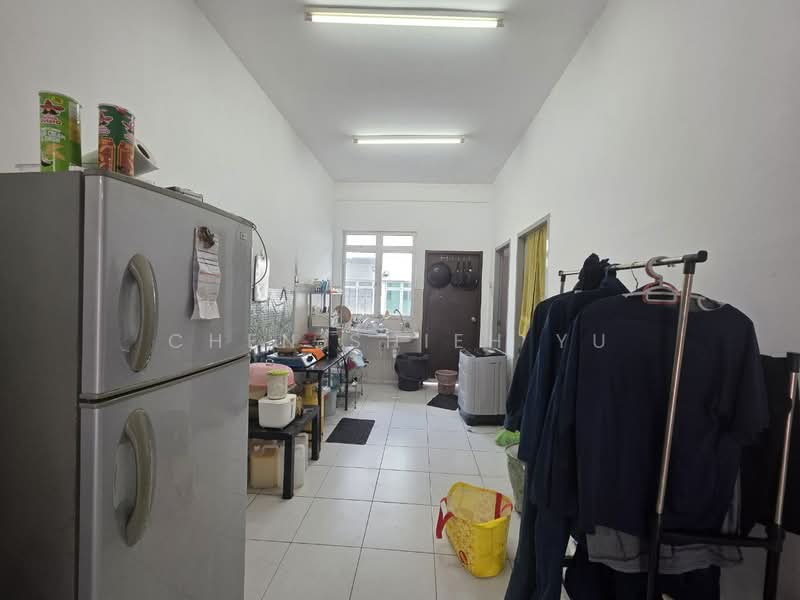 2-storey Terraced House for Sale in Taman Scientex Utama (Senai) - Chen Shieh Yu - Kitchen - PropertyGuru.com.my