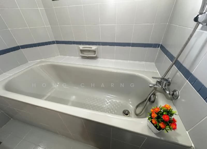 Condominium for Rent at The Straits View Condominium - Hong Charng Lee - Bathroom - PropertyGuru.com.my
