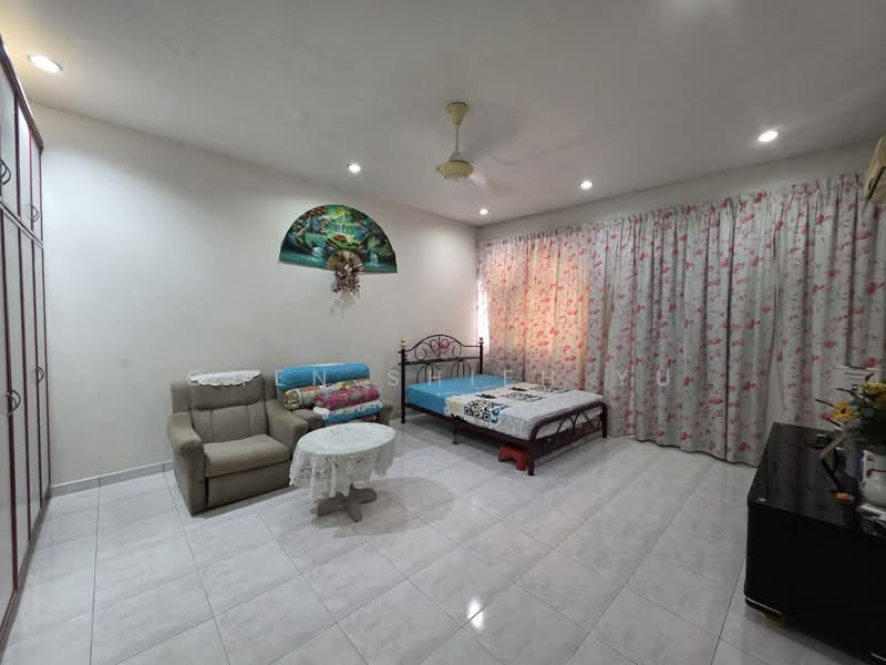 2-storey Terraced House for Sale in Taman Sri Putra (Tampoi) - Chen Shieh Yu - Bedroom - PropertyGuru.com.my