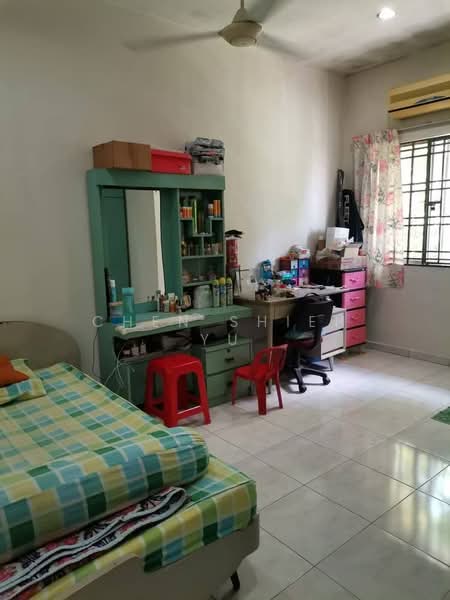 2-storey Terraced House for Sale in Taman Sri Putra (Tampoi) - Chen Shieh Yu - Bedroom - PropertyGuru.com.my