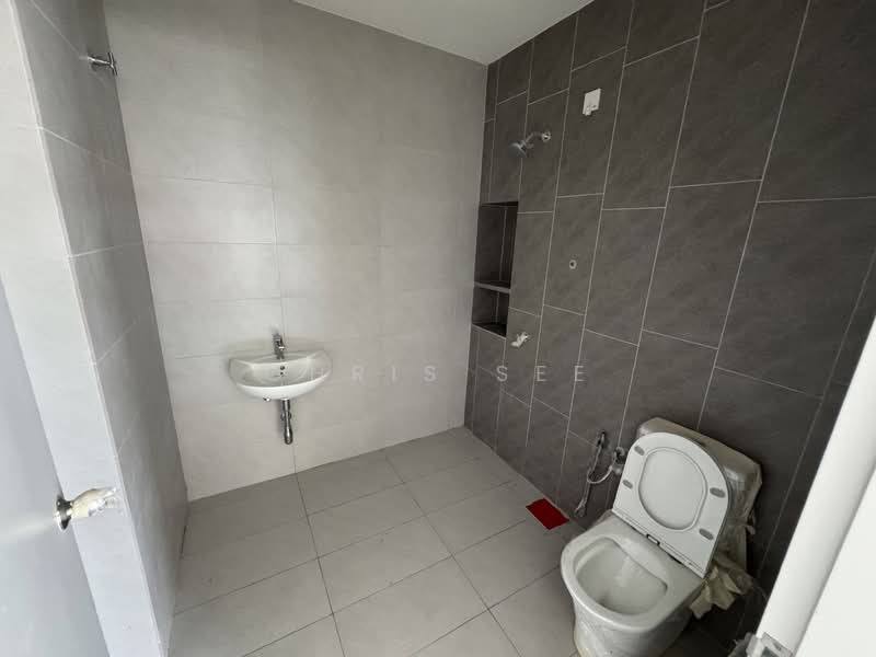 2-storey Terraced House for Sale in Bandar Gamuda Gardens (Rawang) - Chris See - Bathroom - PropertyGuru.com.my