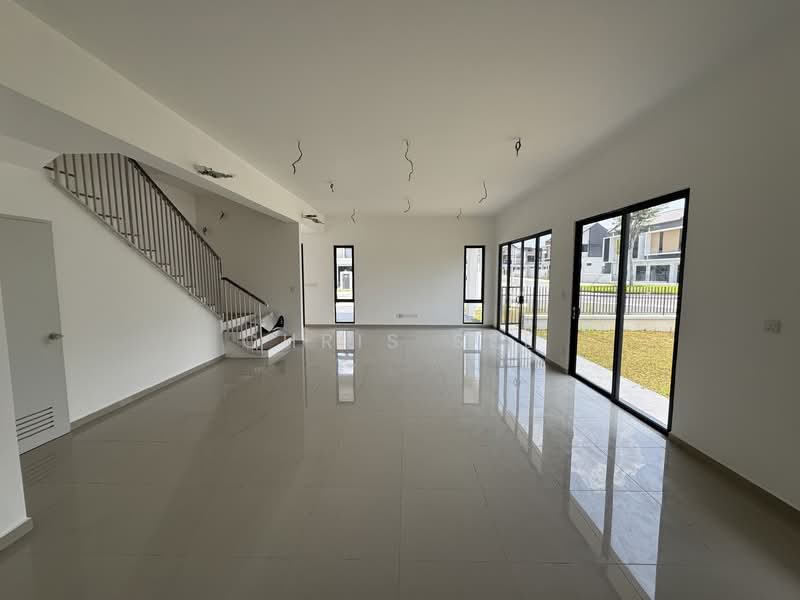 2-storey Terraced House for Sale in Bandar Gamuda Gardens (Rawang) - Chris See - Living Room - PropertyGuru.com.my