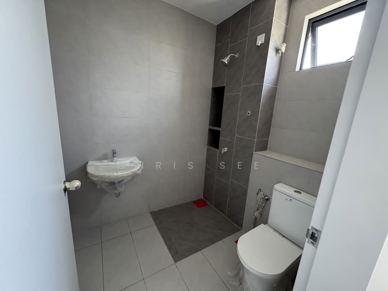 2-storey Terraced House for Sale in Bandar Gamuda Gardens (Rawang) - Chris See - Bathroom - PropertyGuru.com.my