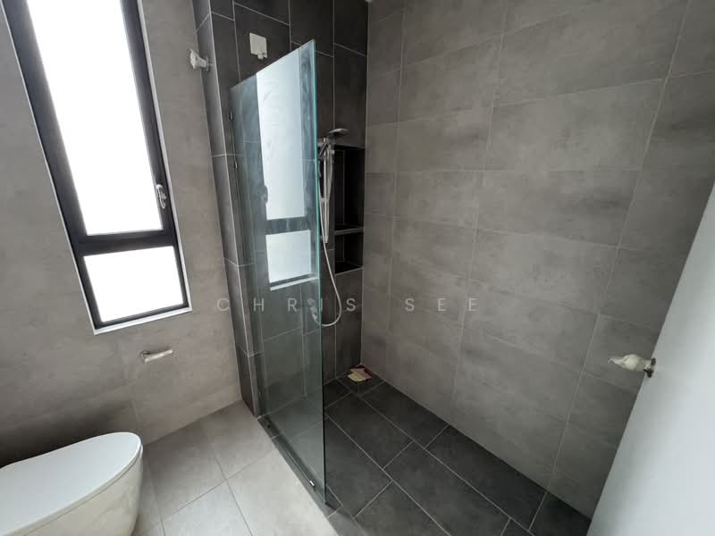 2-storey Terraced House for Sale in Bandar Gamuda Gardens (Rawang) - Chris See - Bathroom - PropertyGuru.com.my