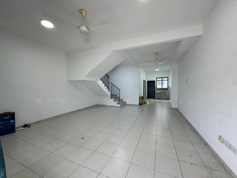 Rumah Teres 2 Tingkat untuk Disewa di Senai (Johor) - Hong Charng Lee - Living Room - PropertyGuru.com.my