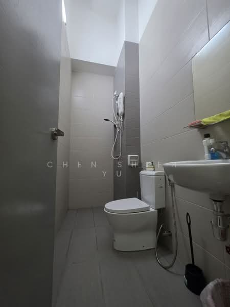 Rumah Teres 2 Tingkat untuk Dijual di Setia Tropika (Johor Bahru) - Chen Shieh Yu - Bathroom - PropertyGuru.com.my