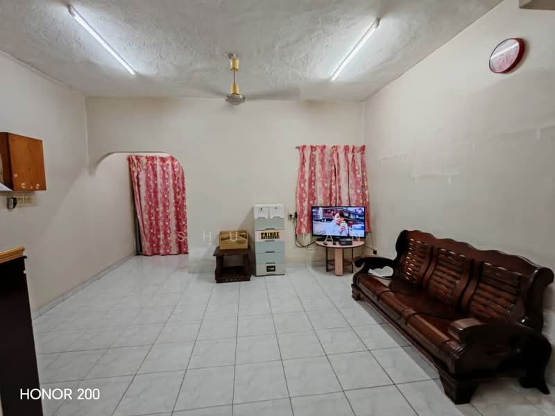 Rumah Teres 2 Tingkat untuk Dijual di Klang (Selangor) - Shue Tan - Living Room - PropertyGuru.com.my