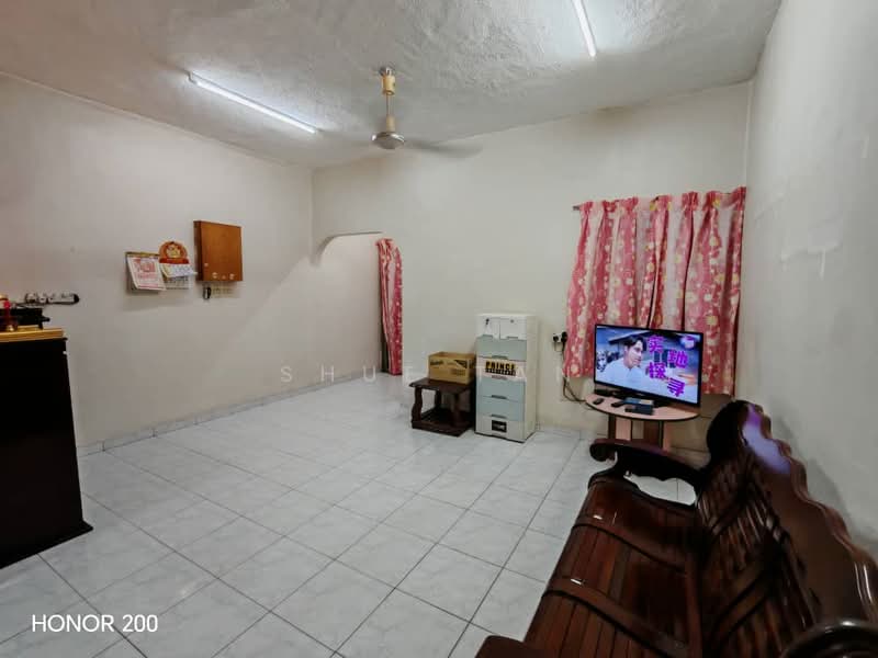 Rumah Teres 2 Tingkat untuk Dijual di Klang (Selangor) - Shue Tan - Living Room - PropertyGuru.com.my