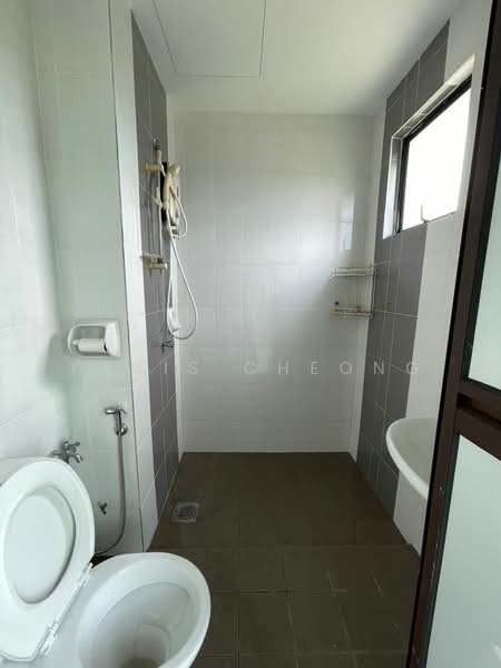 Kondominium untuk Dijual di T-Parkland - Yanis Cheong - Bathroom - PropertyGuru.com.my