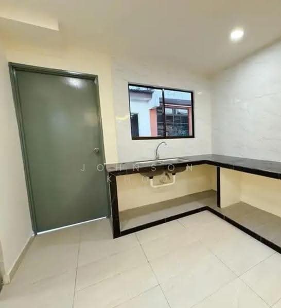 Rumah Teres 2-Tingkat untuk Dijual di Taman Putra Prima (Puchong) - Johnson Khoo - Kitchen - PropertyGuru.com.my
