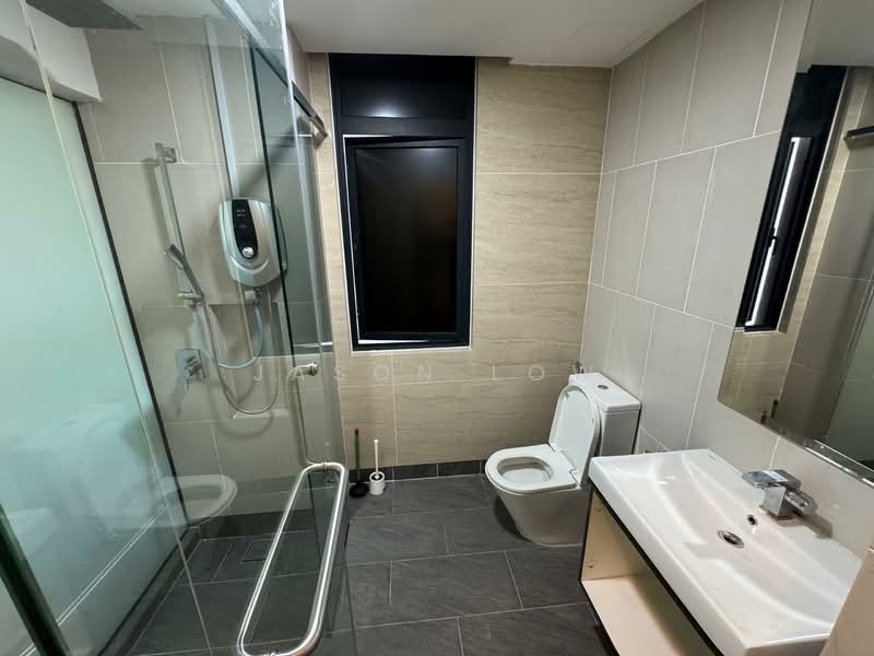 Servis Apartment untuk Disewa di Verde - Jason Low - Bathroom - PropertyGuru.com.my
