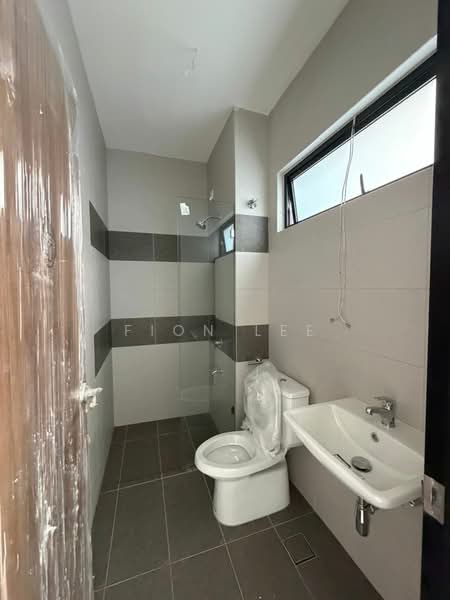 Cluster House for Sale in Skudai (Johor) - Fion Lee - Bathroom - PropertyGuru.com.my