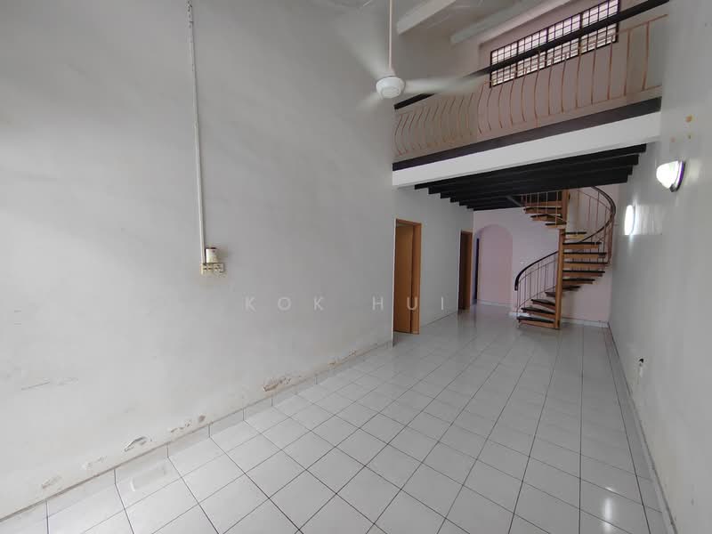 1.5-storey Terraced House for Sale in Taman Molek (Johor Bahru) - Kok Hui - Interior - PropertyGuru.com.my
