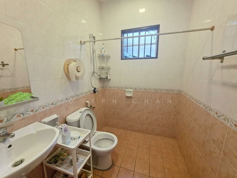 Semi-Detached House for Sale in Shah Alam (Selangor) - Joseph Chan - Bathroom - PropertyGuru.com.my