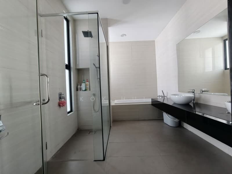 Bungalow for Sale in Senibong (Permas Jaya) - Kok Hui - Bathroom - PropertyGuru.com.my
