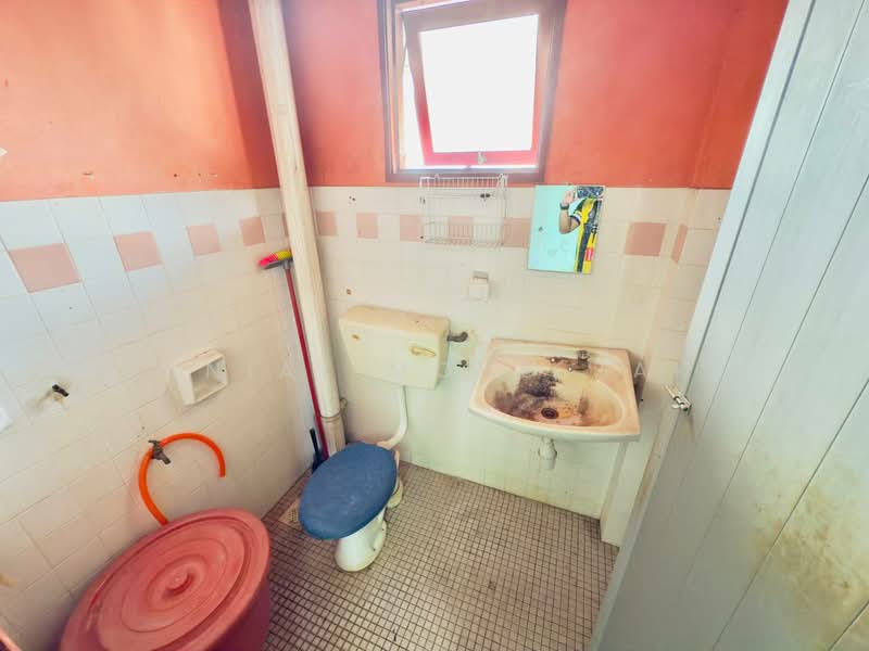 Pangsapuri untuk Dijual di Apartment Ros - Danial Mohd Zaki - Bathroom - PropertyGuru.com.my