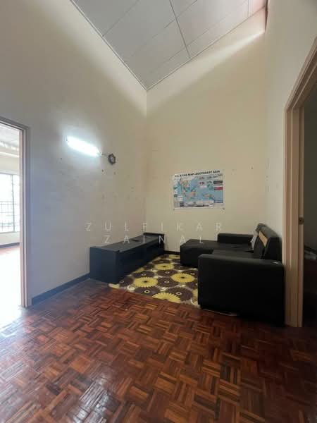 2-storey Terraced House for Sale in Bandar Tasik Kesuma (Beranang) - Zulfikar Zainal - Living Room - PropertyGuru.com.my