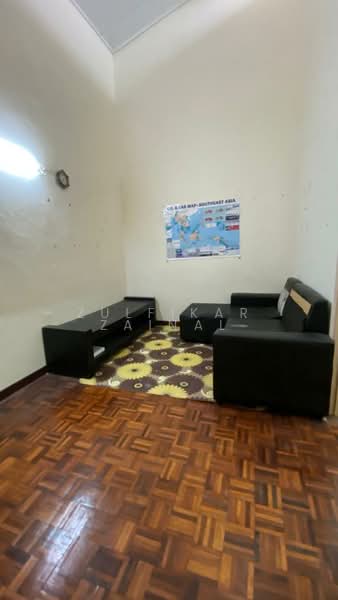2-storey Terraced House for Sale in Bandar Tasik Kesuma (Beranang) - Zulfikar Zainal - Living Room - PropertyGuru.com.my