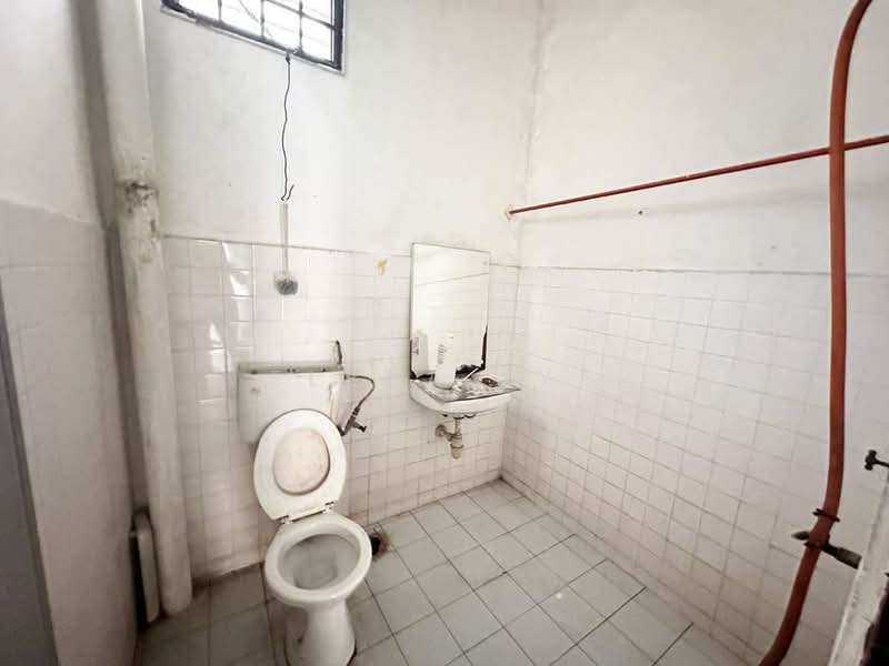 2-storey Terraced House for Sale in Skudai (Johor) - Elena Lye - Bathroom - PropertyGuru.com.my