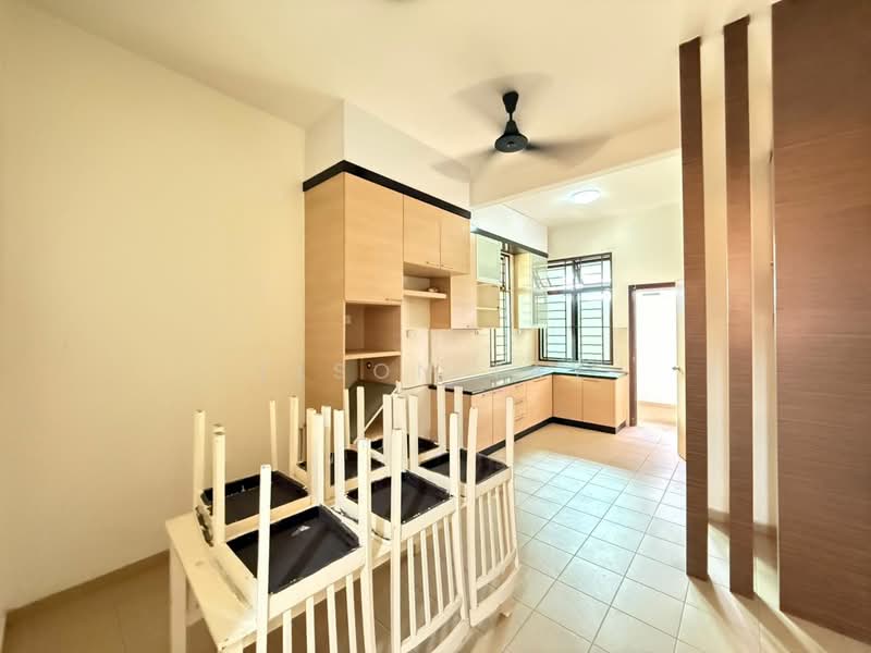 2-storey Terraced House for Sale in Ayer Molek (Melaka) - Elson Tay - Kitchen - PropertyGuru.com.my