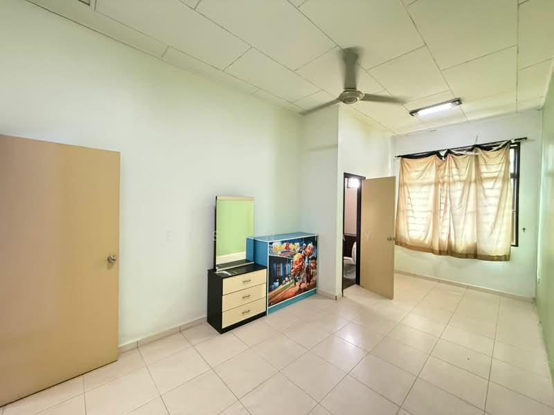 2-storey Terraced House for Sale in Ayer Molek (Melaka) - Elson Tay - Bedroom - PropertyGuru.com.my