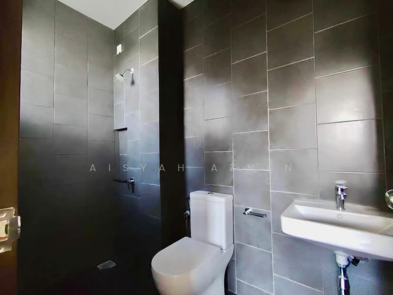 Residential Land for Sale in Taman Tasik Semenyih (Semenyih) - Aisyah Aznan - Bathroom - PropertyGuru.com.my