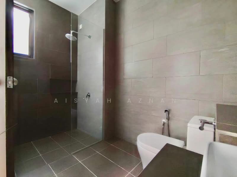 Residential Land for Sale in Taman Tasik Semenyih (Semenyih) - Aisyah Aznan - Bathroom - PropertyGuru.com.my