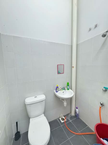 Rumah Teres 2 Tingkat untuk Dijual di Taman Pulai Mutiara - Jeff Lee - Bathroom - PropertyGuru.com.my