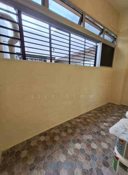 Pangsapuri untuk Disewa di Pangsapuri Vista Serdang - Lily Siow - Yard Area - PropertyGuru.com.my