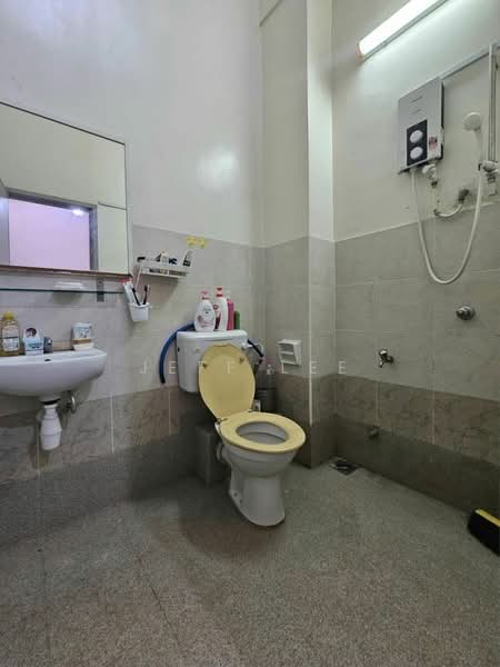 2-storey Terraced House for Sale in Iskandar Puteri (Nusajaya) (Johor) - Jeff Lee - Bathroom - PropertyGuru.com.my