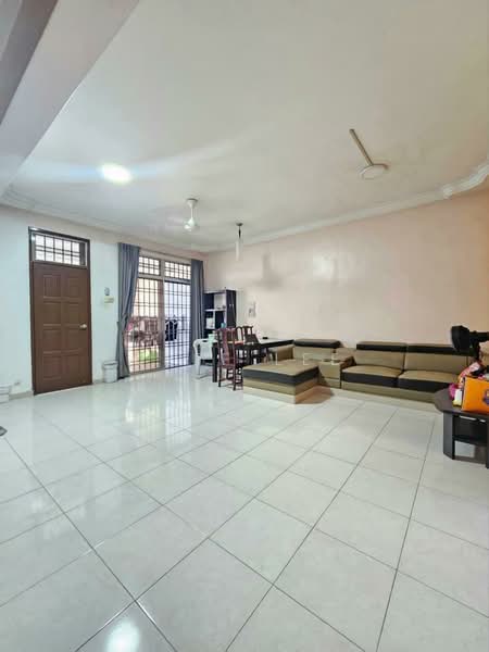 2-storey Terraced House for Sale in Iskandar Puteri (Nusajaya) (Johor) - Jeff Lee - Living Room - PropertyGuru.com.my